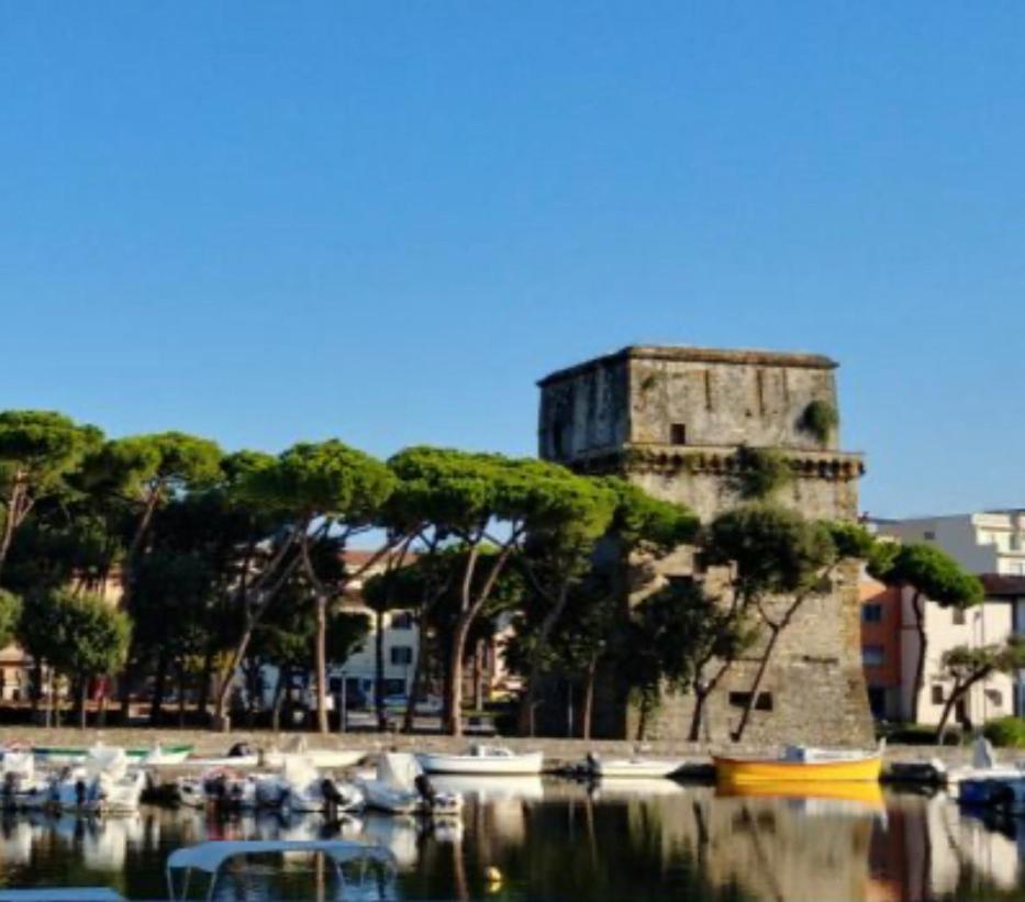 La Brezza Viareggina A 500 Mt Dal Mare, Dal Carnevale E Dagli Stabilimenti Balneari Apartamento Viareggio Exterior foto